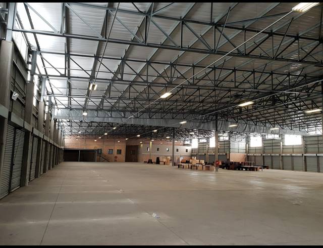 5,040M² WAREHOUSE TO LET IN COSMO BUSINESS PARK